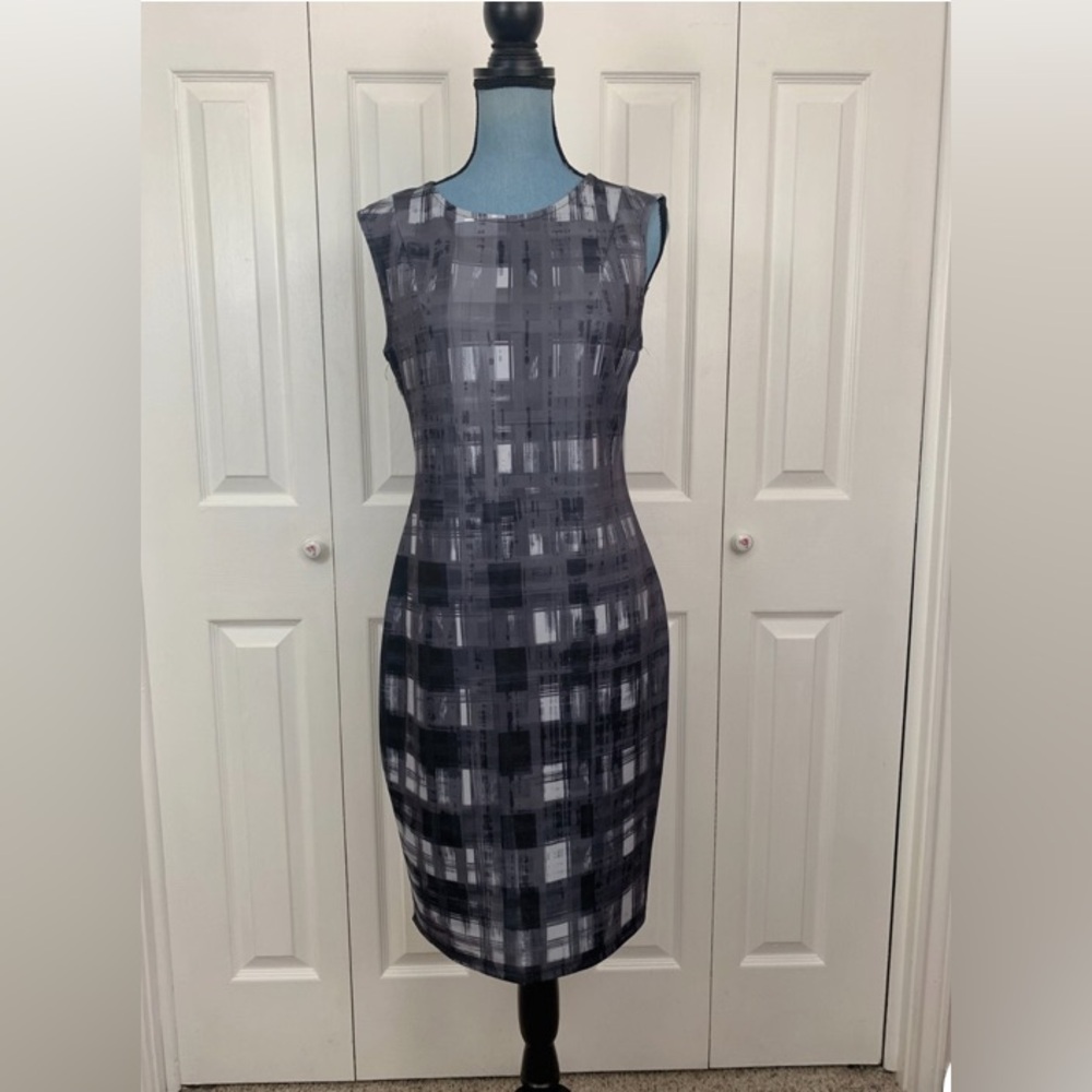 Mossimo Black and Gray Patterned Midi Dress